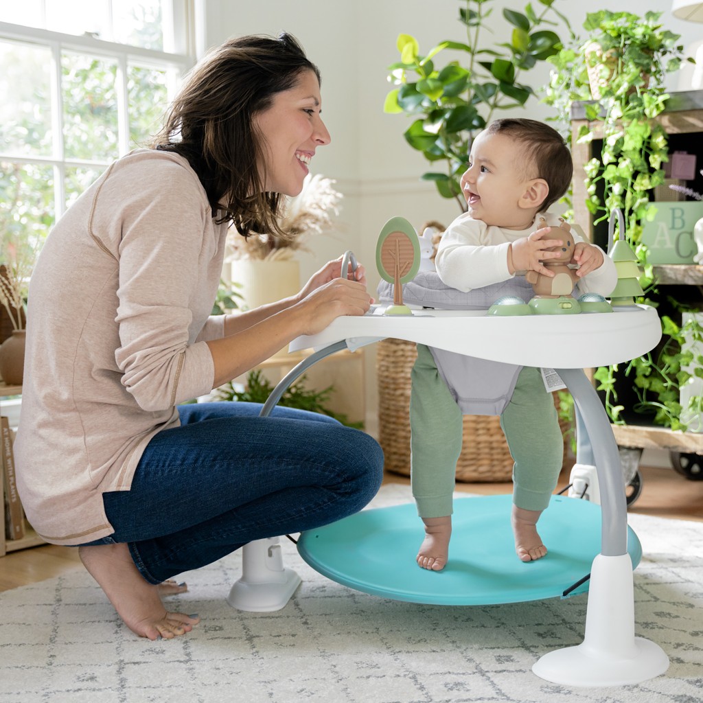 INGENUITY Aktívne centrum 2v1 Spring&amp;Sprout™ 6m+ do 11 kg