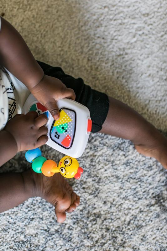 BABY EINSTEIN Hračka hudobná Take Along Tunes™ 3m+
