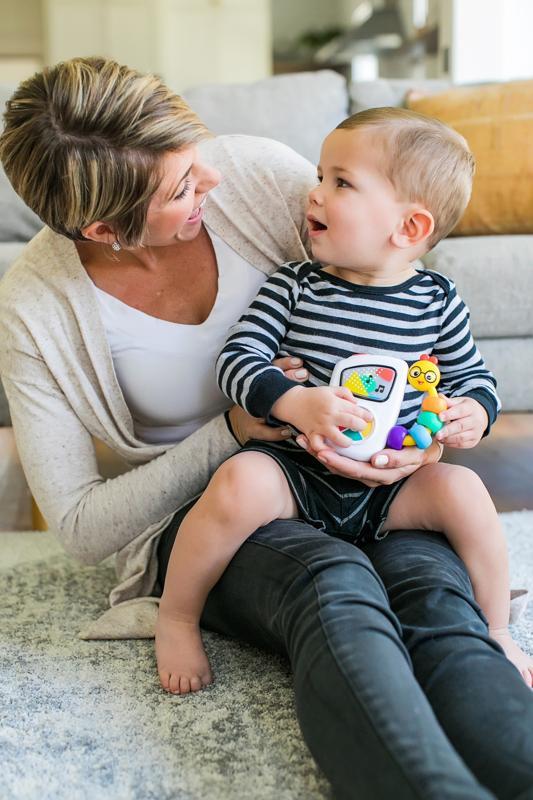 BABY EINSTEIN Hračka hudobná Take Along Tunes™ 3m+