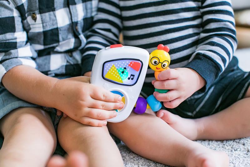BABY EINSTEIN Hračka hudobná Take Along Tunes™ 3m+