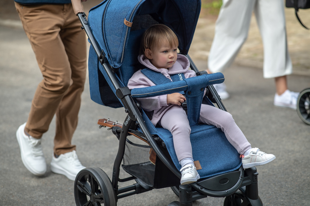 LIONELO Kočík športový Annet Plus Black Carbon