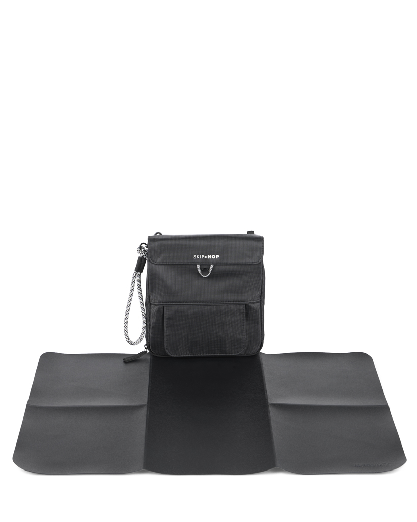 SKIP HOP Podložka prebaľovacia cestovná Clean Slate Black