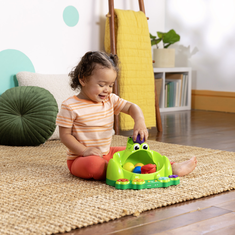 BRIGHT STARTS Hračka interaktívna Poppin' Ball Frog™  6m+