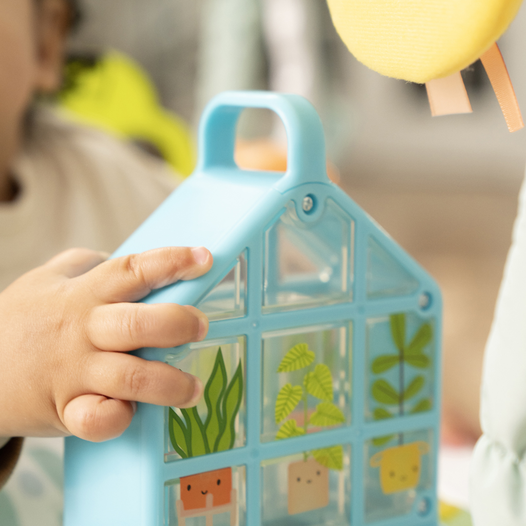INGENUITY Aktivitné centrum so skákadlom a stolíkom 3v1 PlayStage™, 6m+