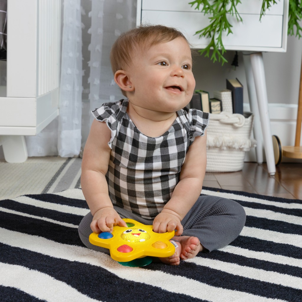 BABY EINSTEIN Hračka aktívna s prísavkou Pop &amp; Glow Starfish™ 6m+