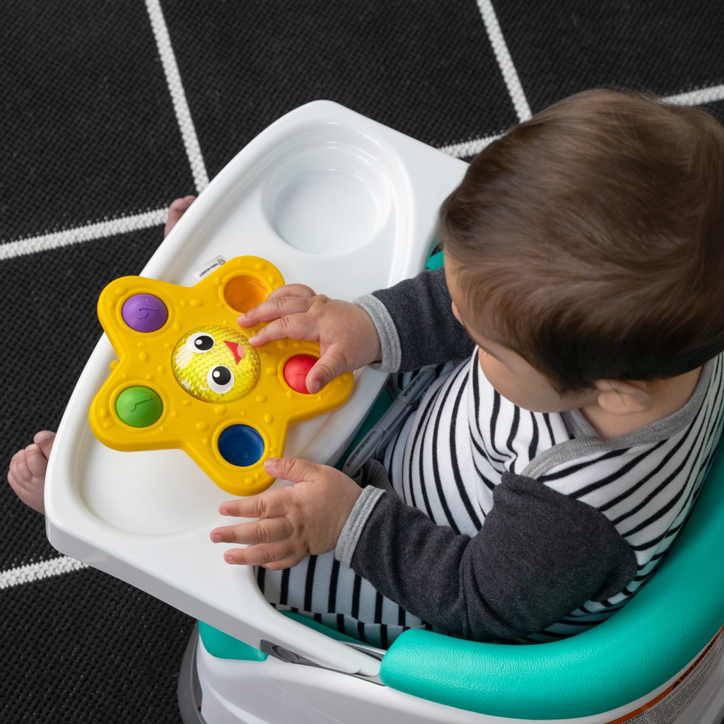 BABY EINSTEIN Hračka aktívna s prísavkou Pop &amp; Glow Starfish™ 6m+