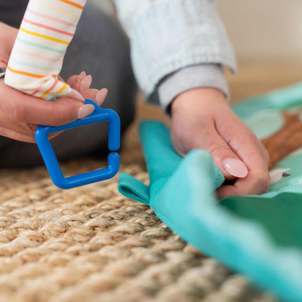 BABY EINSTEIN Deka na hranie pre rozvoj motoriky a zmyslov Happy Harvest™ Touch &amp; Feel, 0m+