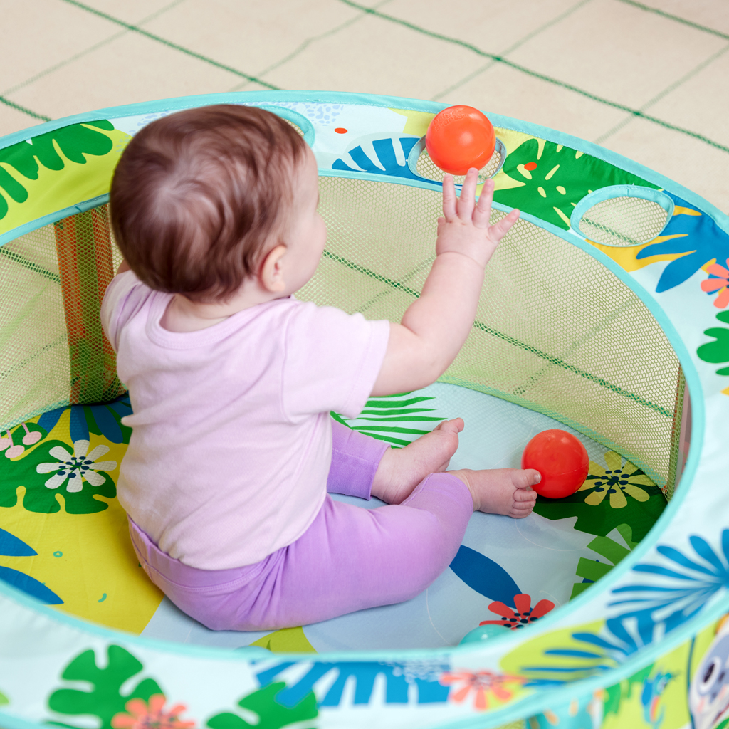 BRIGHT STARTS Hrací bazénik s loptičkami Rowdy Rainforest™ Stow &amp; Go, 6m+