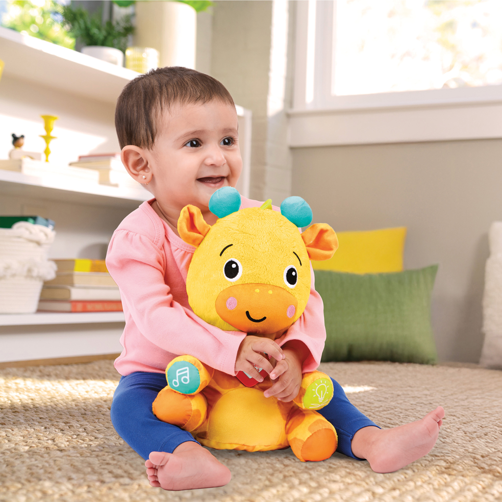 BRIGHT STARTS Hračka interaktívna vzdelávacia Chat &amp; Cuddle Giraffe™, 6m+