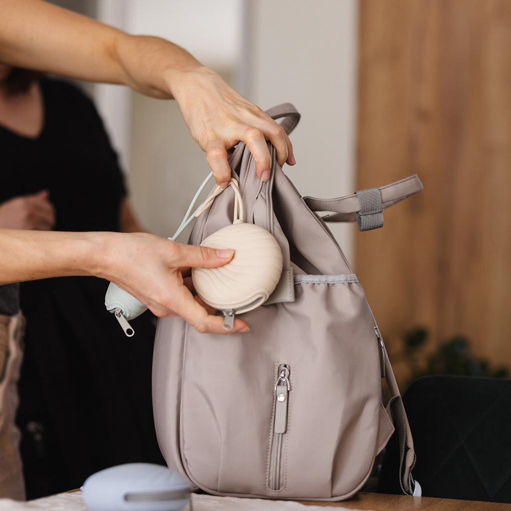 BABYONO Puzdro na cumlík silikónové béžové 0m+