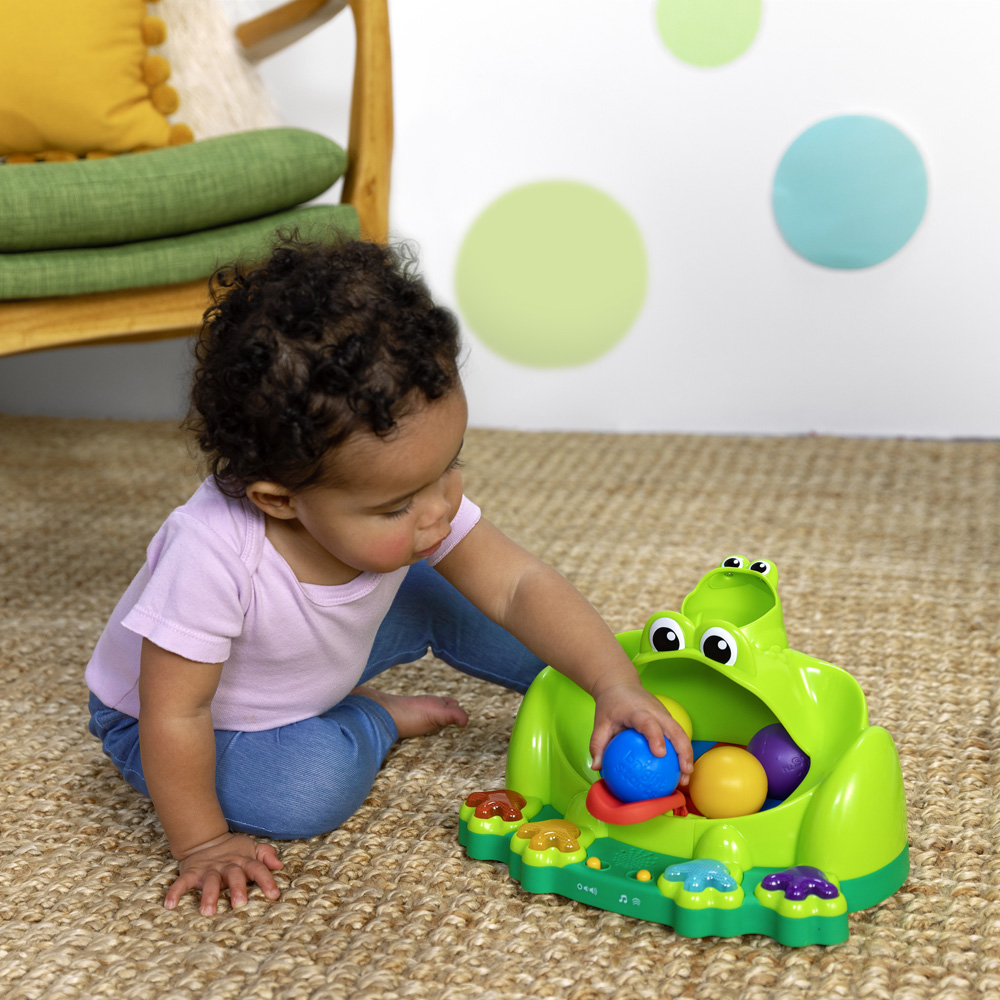 BRIGHT STARTS Hračka interaktívna Poppin' Ball Frog™  6m+