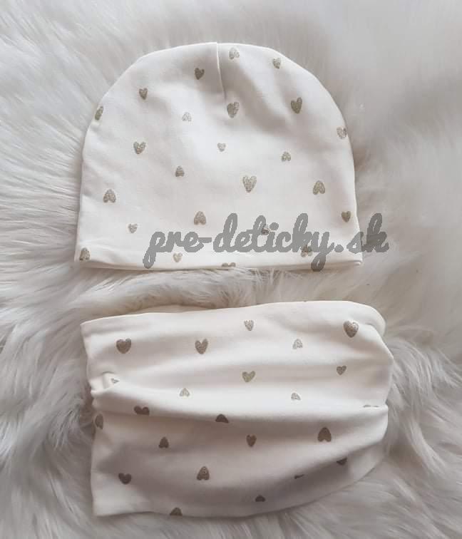 Handmade prechodná čiapka dvojvrstvová - biela so srdiečkami veľkosť 48-50